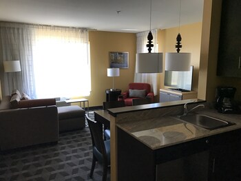 Top 10 Hotels In New Hartford York