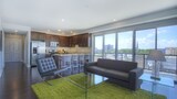 15 Closest Hotels To United Center In Chicago Handsome 2br Near Restaurant Row By Sonder