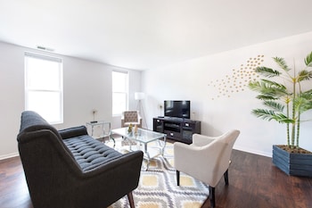 Top 10 Chicago Hotels Near Lincoln Hall | Illinois | Hotels.com Top 10 Chicago Hotels Near Lincoln Hall | Illinois | Hotels.com