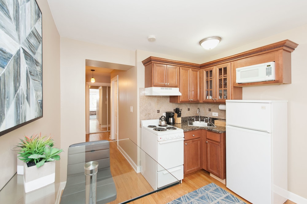 Book Vibrant Studio In Gold Coast By Sonder Chicago Hotels Vibrant Studio In Gold Coast By Sonder Chicago City Apartment Non Smoking