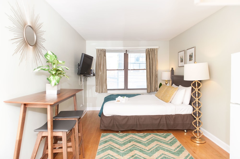 Book Sunny Studio In Gold Coast By Sonder Chicago Hotels Sunny Studio In Gold Coast By Sonder Chicago City Apartment Non Smoking