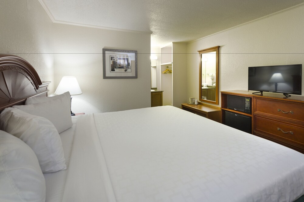 Book Belle Aire Motel In Gatlinburg Hotels Belle Aire Motel Gatlinburg