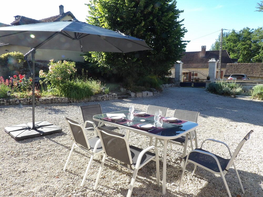 Au Pays De Jacquou Fossemagne France Fossemagne Hotel Discounts Hotels Com