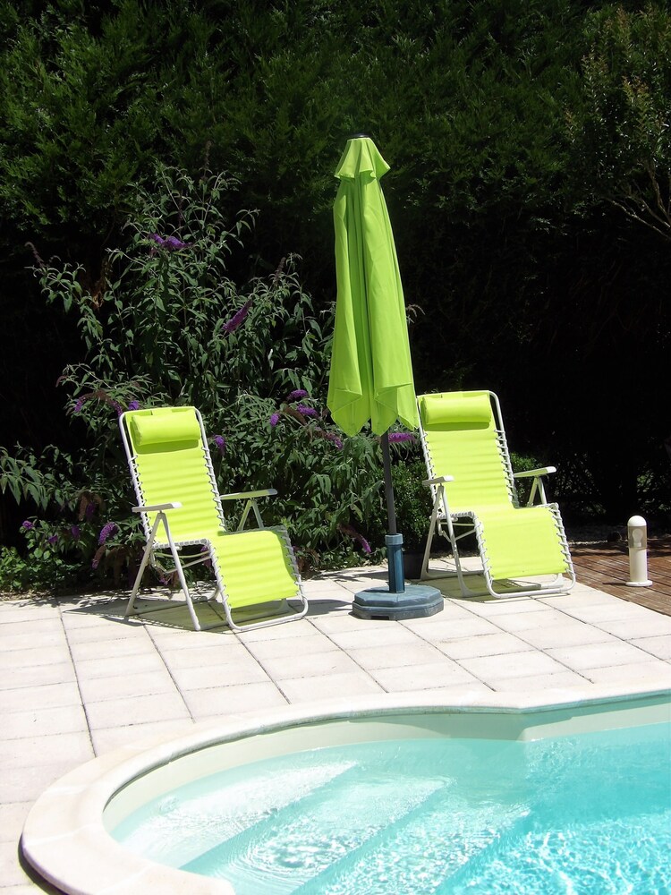 Au Pays De Jacquou Fossemagne France Fossemagne Hotel Discounts Hotels Com