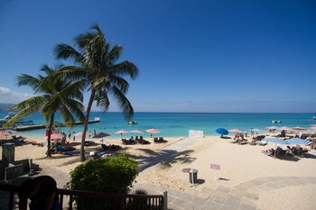 Best Last-Minute Room Deals in Montego Bay | Hotels.com