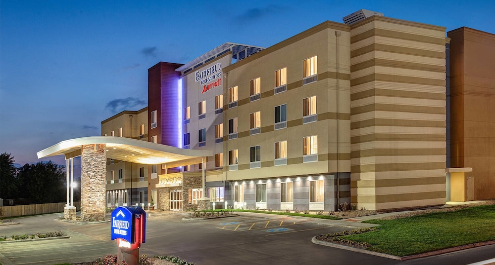 Book Fairfield Inn And Suites By Marriott Detroit Canton In Fairfield Inn And Suites By Marriott Detroit Canton