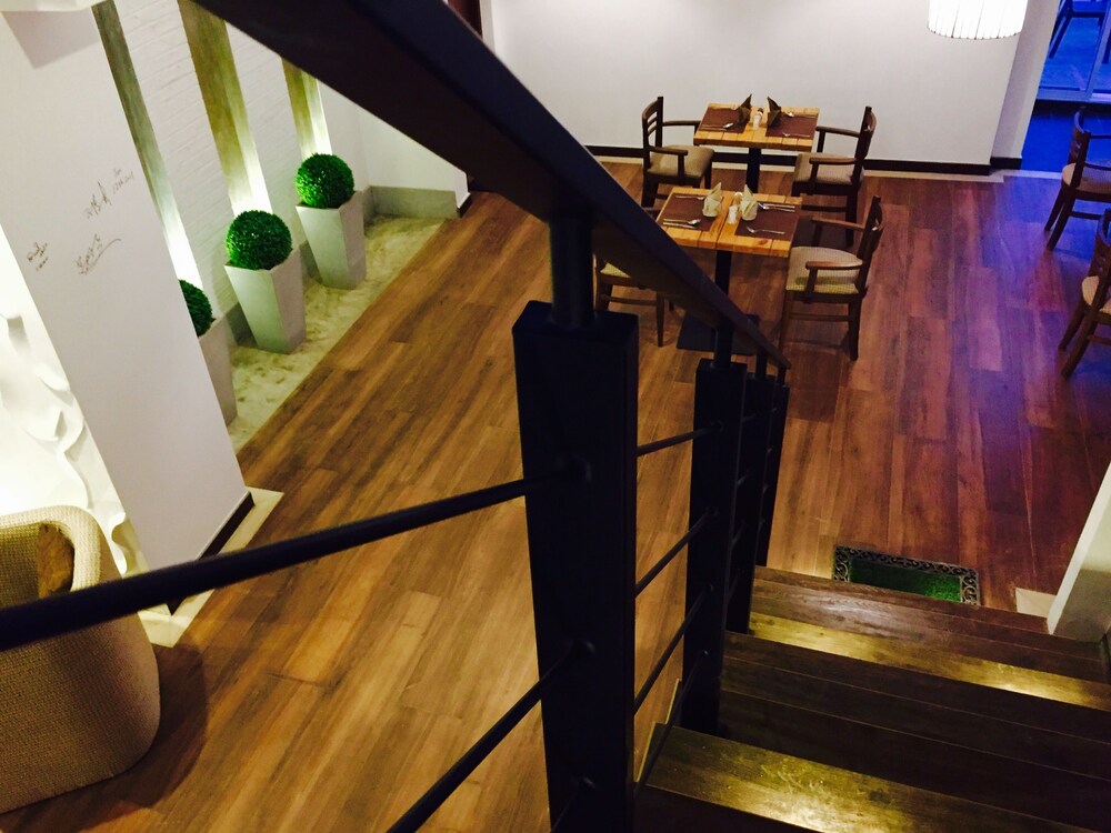 8 Plus Motels Negombo Sri Lanka Negombo Hotel Discounts Hotels Com