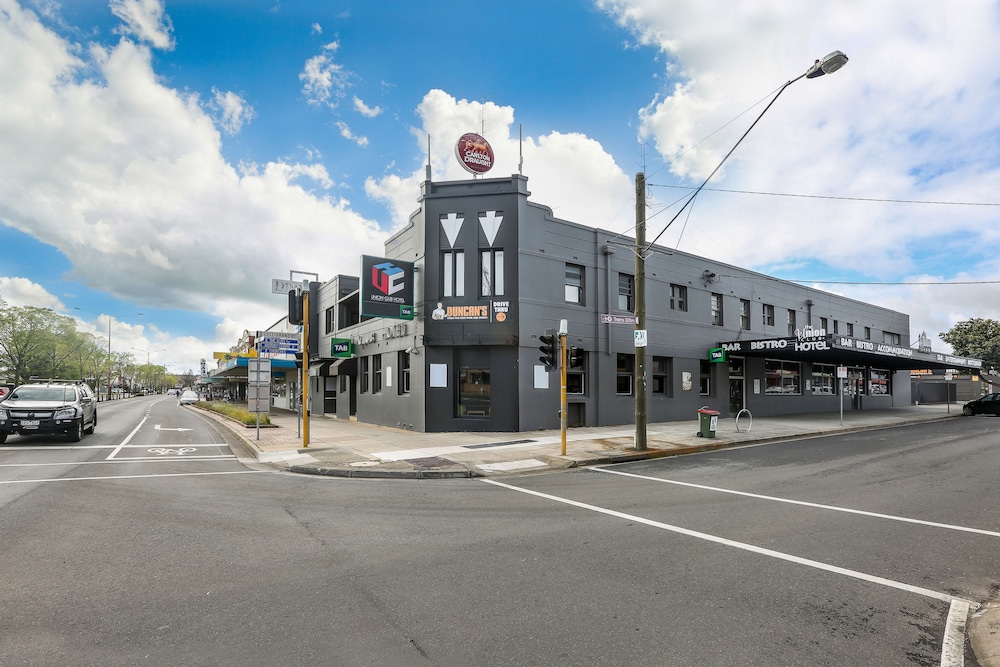 The Union Club Hotel (Colac, Australia), Colac discounts