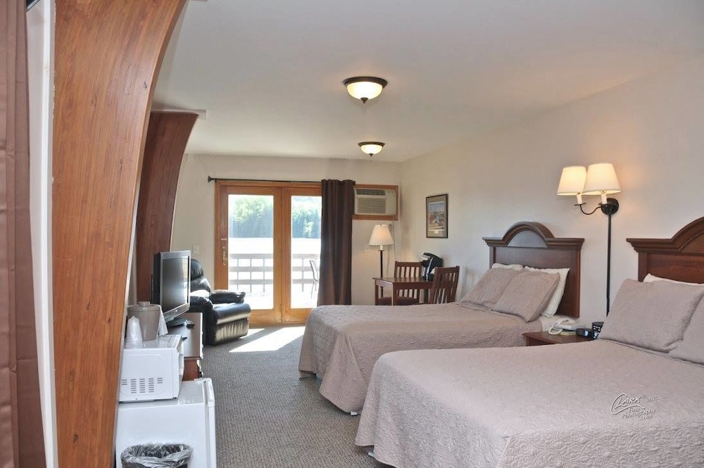 Book Machias River Inn In Hotels Machias River Inn Riverfront Room Non Smoking 2 Double Beds