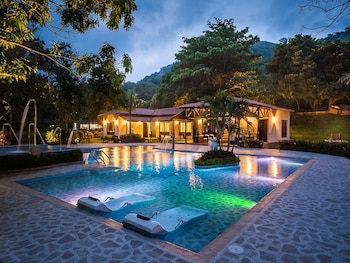 Introduce sus fechas y vea precios de hoteles última hora en Santa Marta