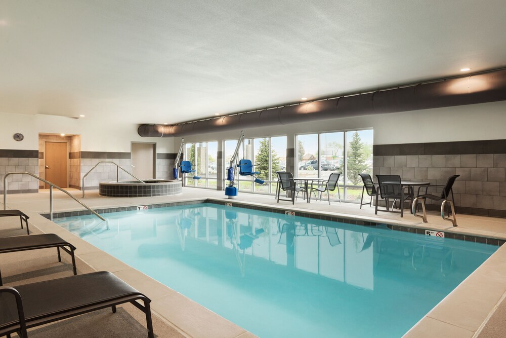 Book Best Western Plus Peppertree Nampa Civic Center Inn In Best Western Plus Peppertree Nampa Civic Center Inn Indoor Pool
