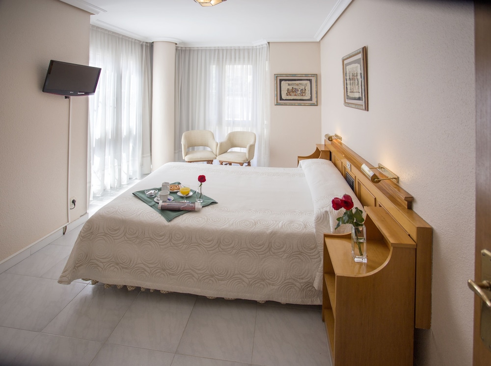 Book Hotel Don Rodrigo In Palencia Hotels Hotel Don Rodrigo Palencia