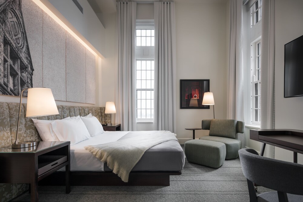 Book Hotel Henry Urban Resort In Buffalo Hotels Hotel Henry Urban Resort Buffalo