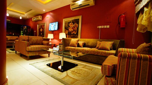 احجز فنادق قريبة من الملاذ في الرياض موقع hotels com
