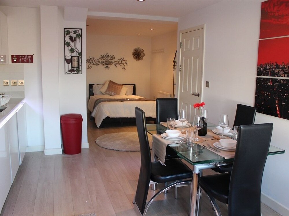 Book Whitechapel Deluxe Rooms in London | Hotels.com Book Whitechapel Deluxe Rooms in London | Hotels.com