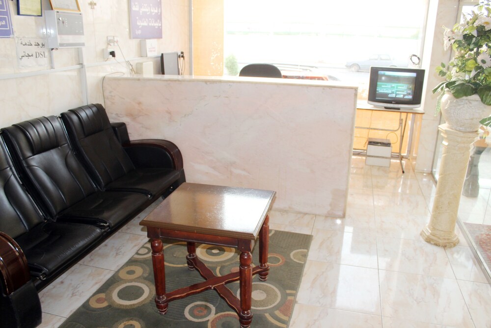 طقم غرفة نوم كبير 5 قطع لويزا أبيض فضي