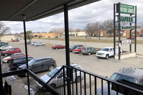 Book Allen Park Motor Lodge In Allen Park Hotels Com Allen Park Motor Lodge