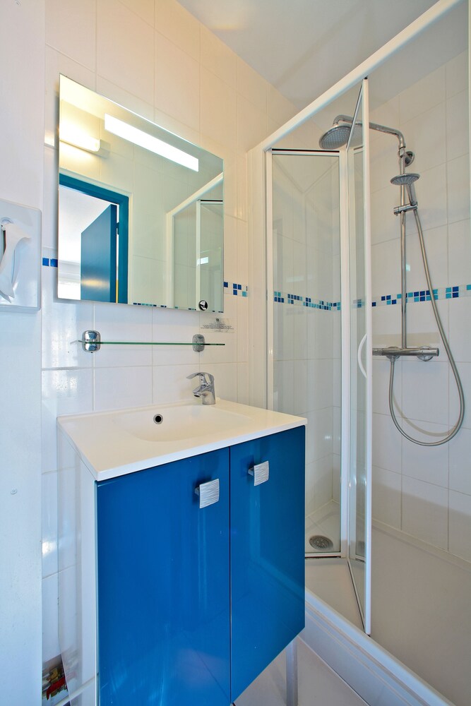 Book La Bonne Famille In Sarrazac Hotels Com