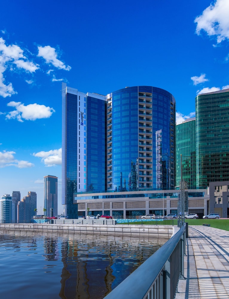 Book Radisson Blu Hotel Dubai Waterfront In Hotels Radisson Blu Hotel Dubai Waterfront
