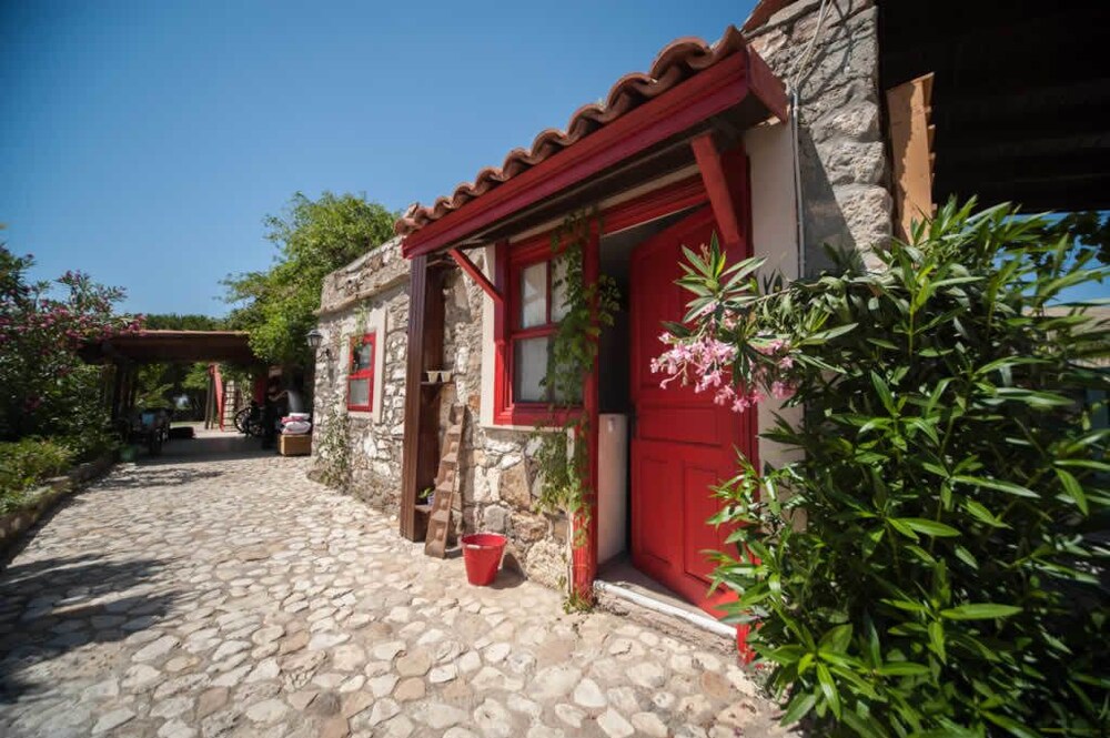 Book Aral Tatil Ciftligi In Bozcaada Hotels Com