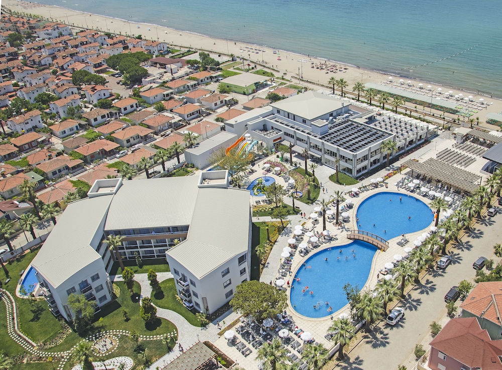 Book Palm Wings Beach Resort & Spa Kusadasi All Inclusive in Kusadasi