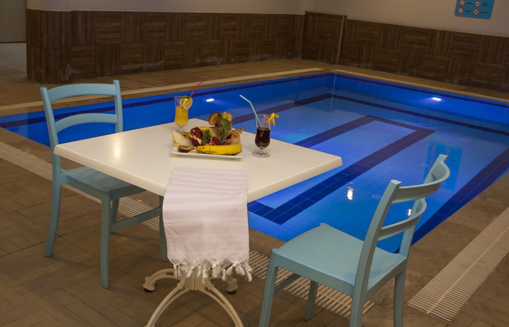 Book Pamukkale Termal Ece Otel In Denizli Hotels Com Pamukkale Termal Ece Otel Indoor Pool
