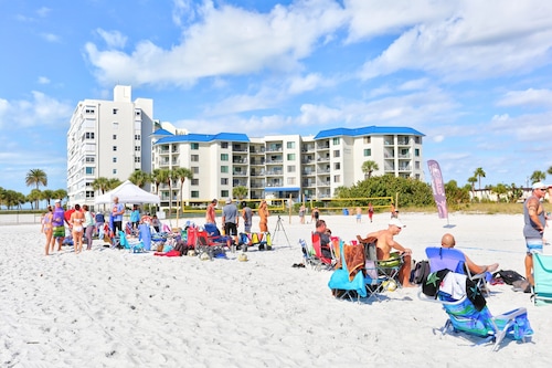 Caprice Resort By Travel Resort Services I St Pete Beach Hotels Com