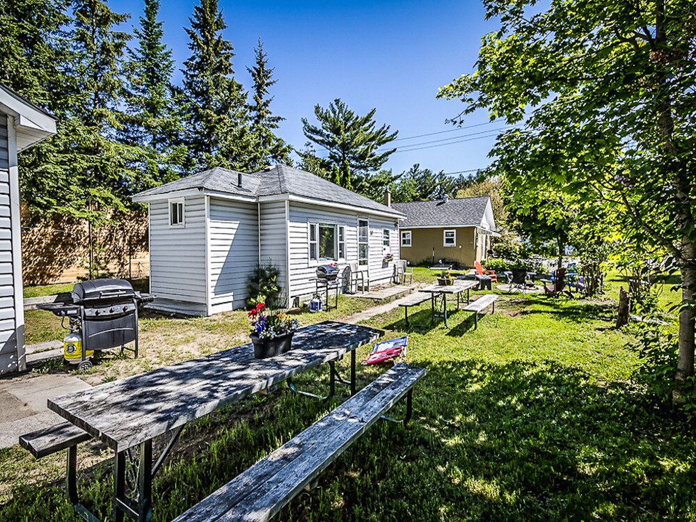 Book Tony B Villas In Wasaga Beach Hotels Tony B Villas Wasaga Beach