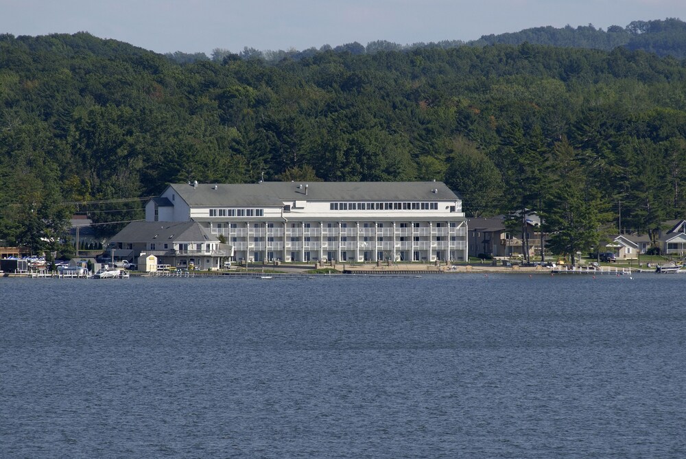 Book Dunes Waterfront Resort In Mears Hotels Dunes Waterfront Resort Mears