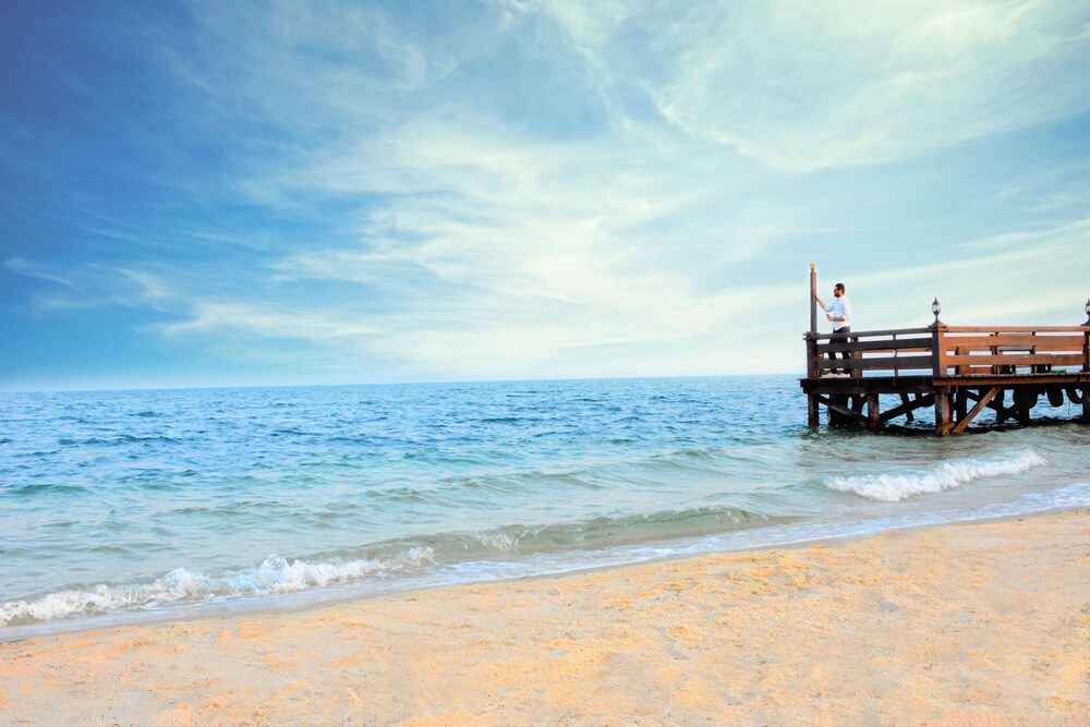 Radisson Blu Resort Al Khobar Half Moon Bay Dhahran Saudi Arabia Dhahran Hotel Discounts Hotels Com