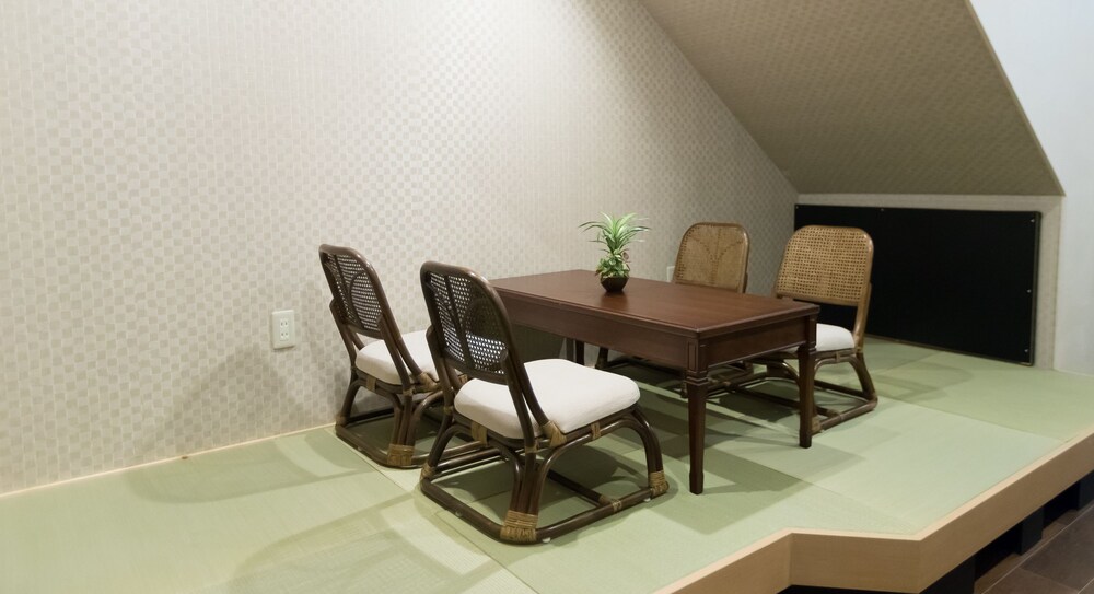 大阪難波ホステルみやび 快適で難波まで徒歩でアクセスできる立地 宿泊予約はホテルズドットコム