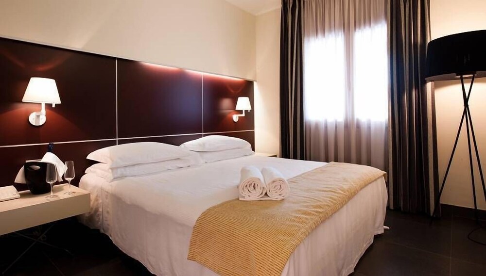 Home Club Suite Hotel Cosenza Hotels Com