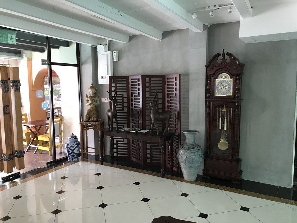 Book Mil The Boutique Residence In Penang Hotels Mil The Boutique Residence Penang Interior Entrance