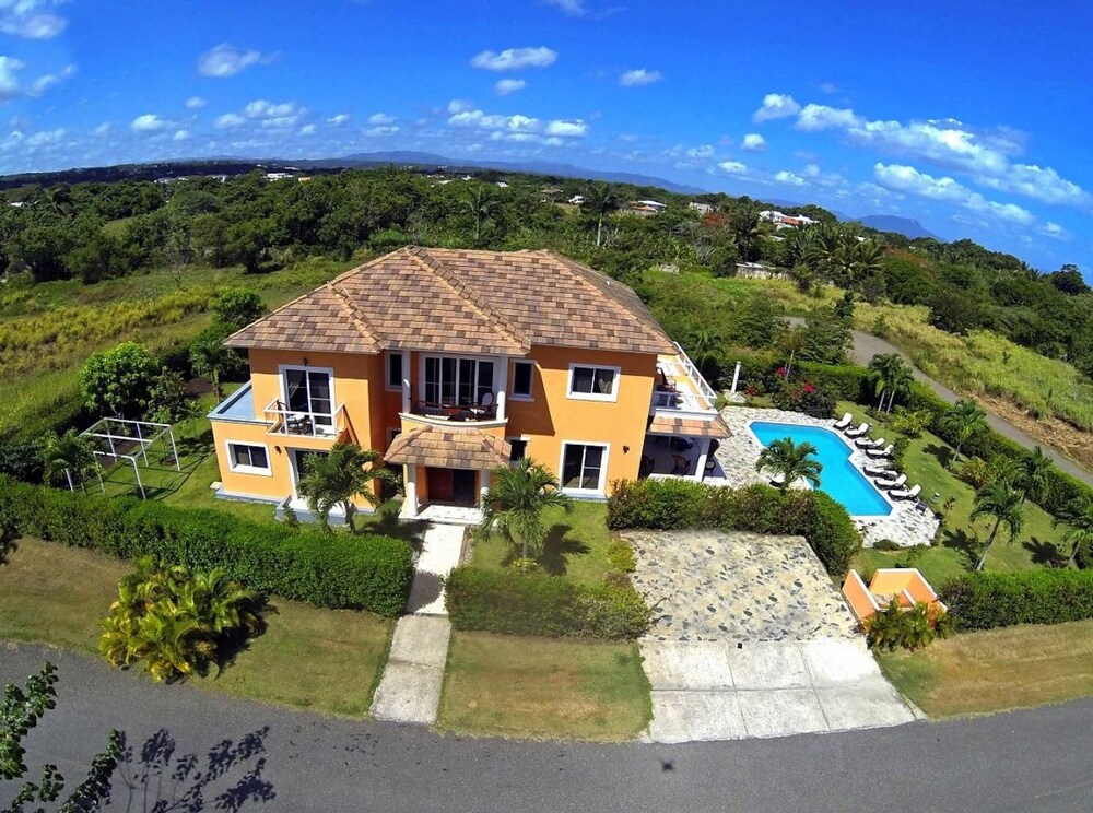 Book Luxury Villa Perfect For Large Families In Sosua Hotels Luxury Villa Perfect For Large Families Sosua