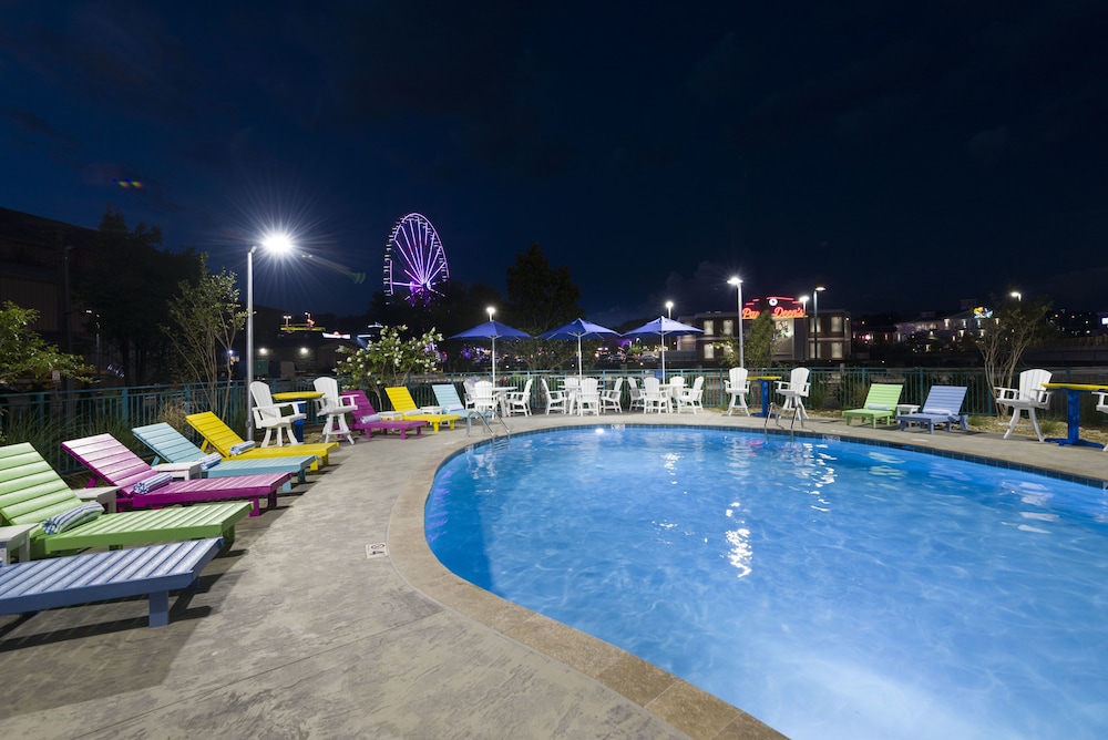 Book Margaritaville Island Inn in Pigeon