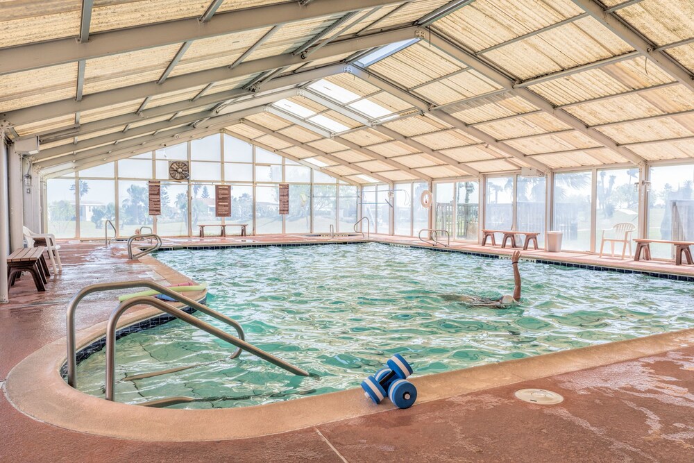 Book 427 Conch Drive Home By Redawning In Port Isabel Hotels 427 Conch Drive Home By Redawning Port Isabel Indoor Pool