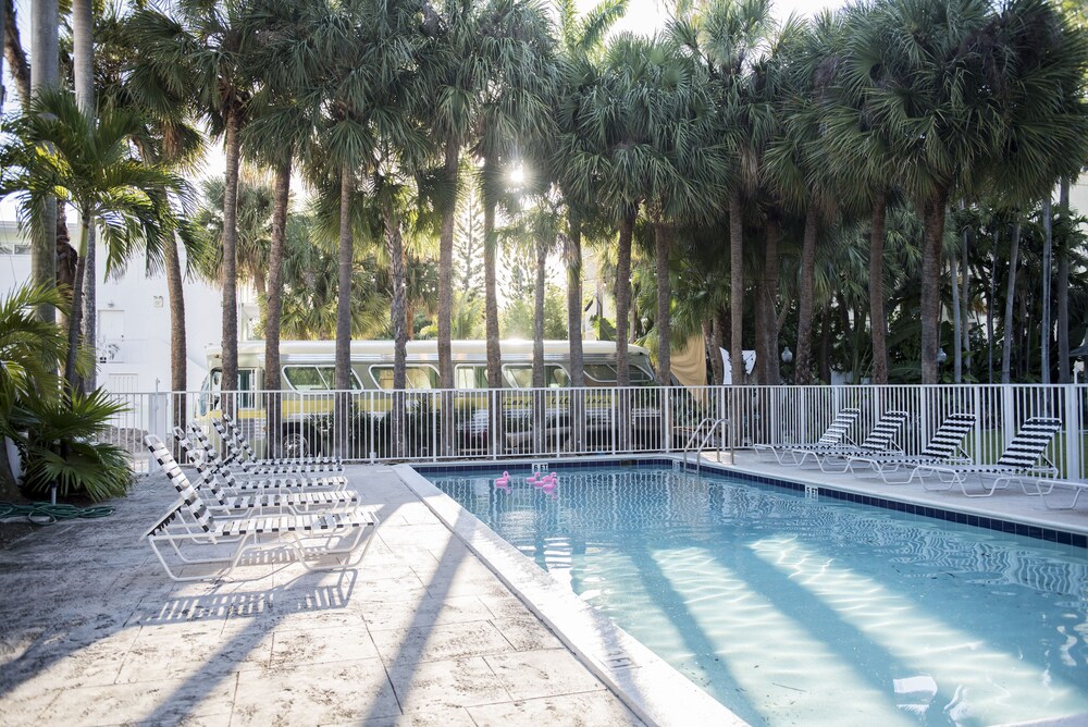 Hip 2br In Miami River Inn By Sonder Info Photos Reviews Hip 2br In Miami River Inn By Sonder Pool