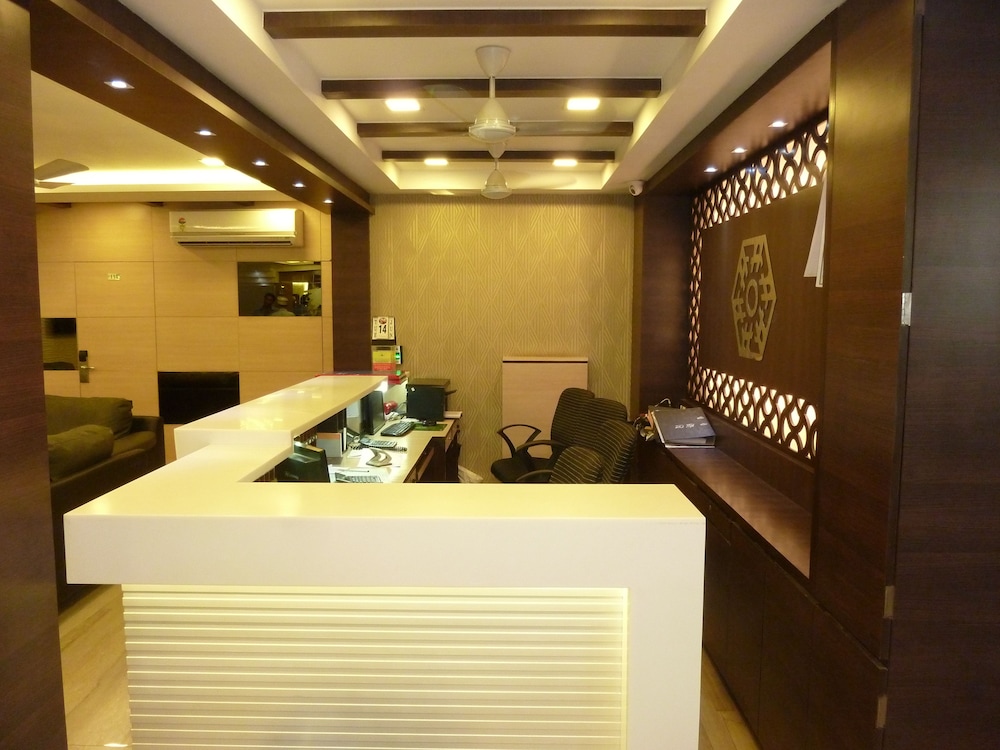 东方皇宫酒店, 孟买, 前台