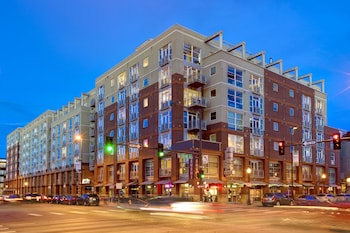 15 Closest Hotels To Coors Field In Denver