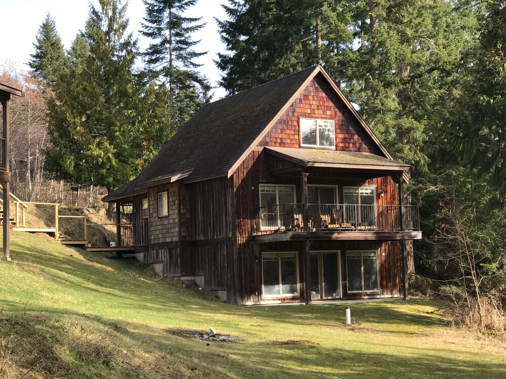 Book The Cottages on Salt Spring Island in Salt Spring Island