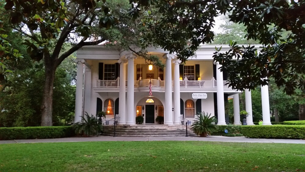 Hotels Deals Kortingen Voor Hotelreserveringen Van Luxe Belle Oaks Inn Gonzales