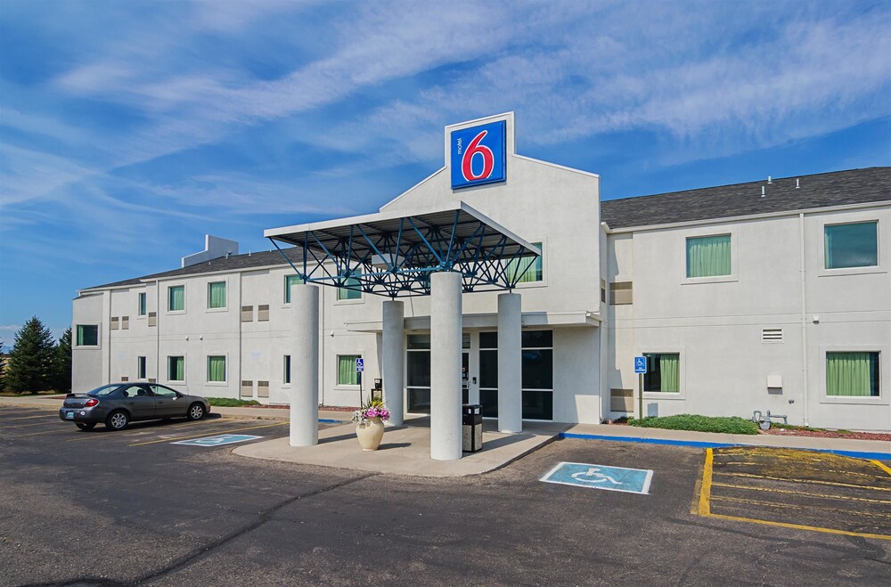 Book Motel 6 Wheatland Wy In Hotels Motel 6 Wheatland Wy