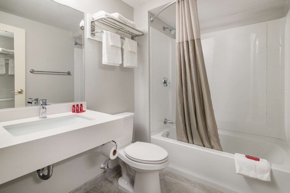 hotels in lewiston maine area