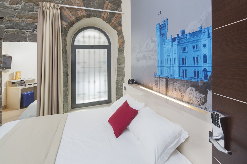 B Hotel Trieste Italy S Hotels B Hotel Trieste