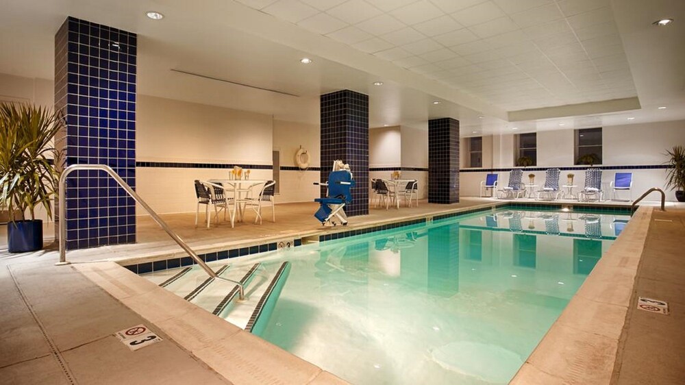 Book Hampton Inn And Suites Inner Harbor In Baltimore Hotels Hampton Inn And Suites Inner Harbor Baltimore