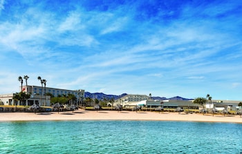 Save With These Awesome Laughlin Hotel Deals Nevada Hotels Picture Of Avi Resort In Laughlin