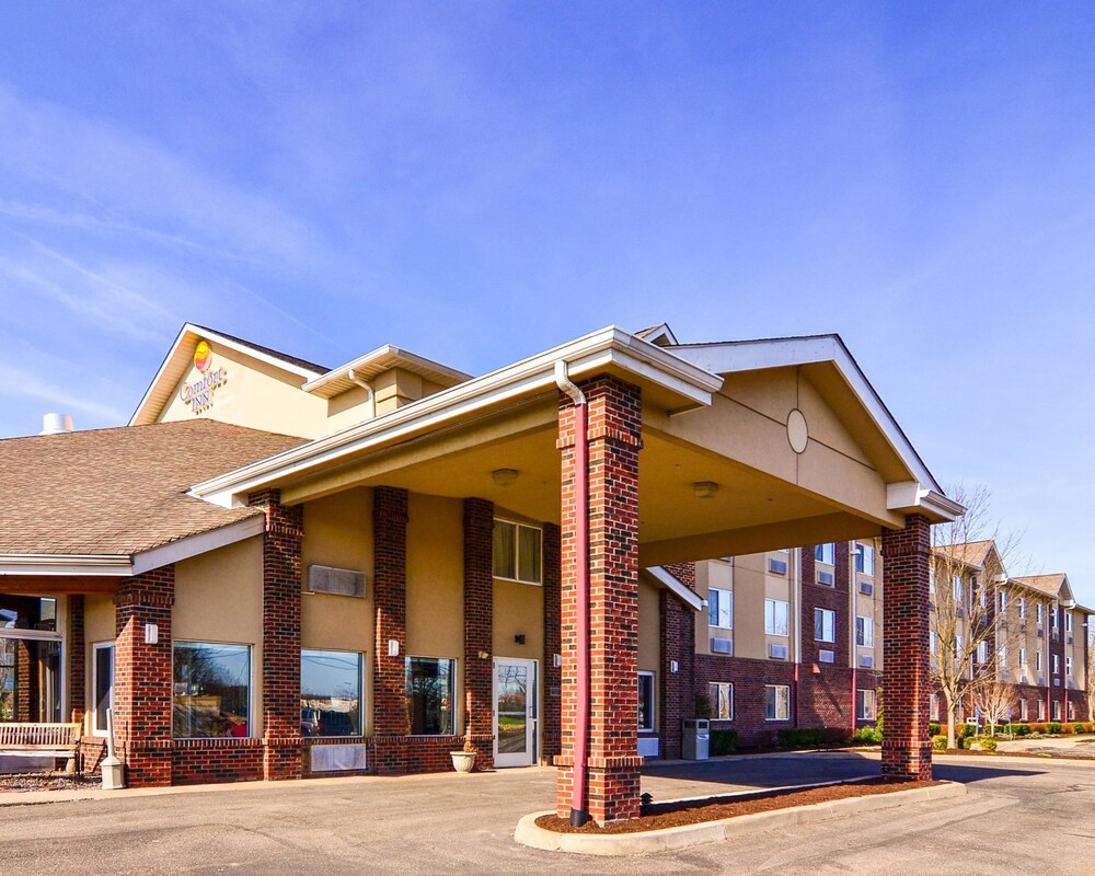 Book Comfort Inn In Weirton Hotels Comfort Inn Weirton
