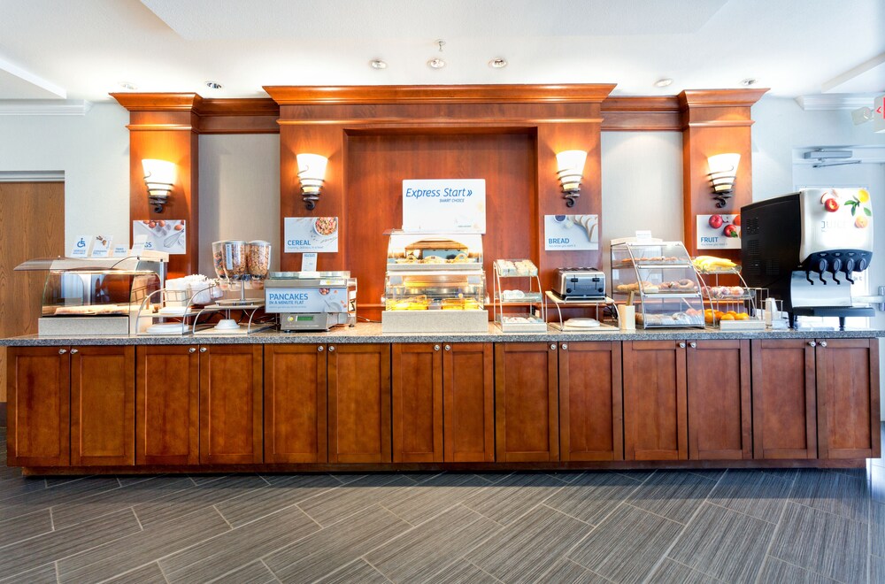 Holiday Inn Express Hotel and Suites Arcadia in Arcadia Book on