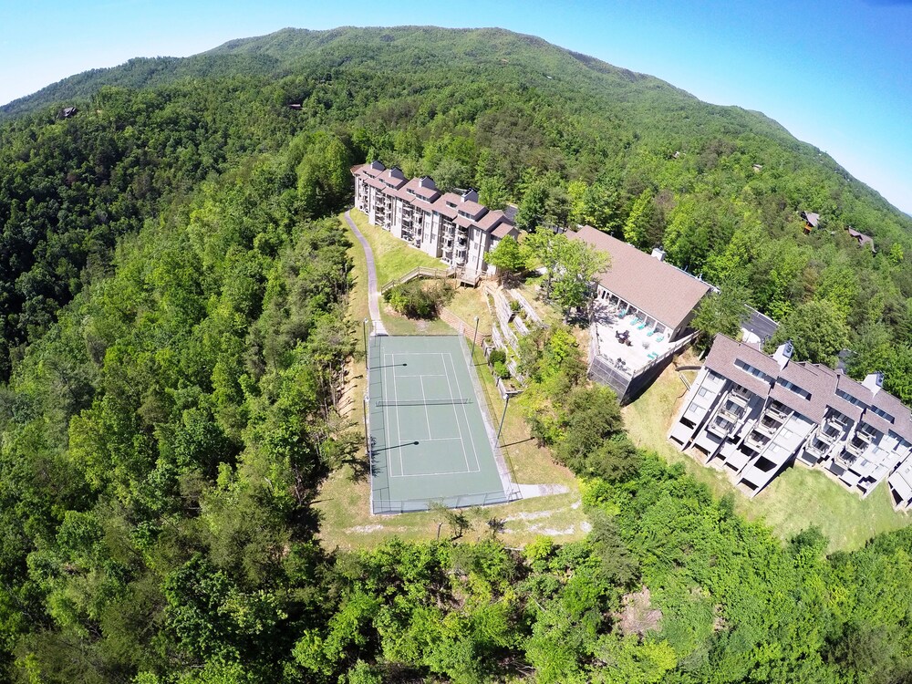 Deer Ridge Mountain Resort Gatlinburg United States Of America Gatlinburg Hotel Discounts Hotels Com