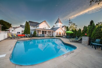 Top 10 Hotels In Port Clinton From 45 Night